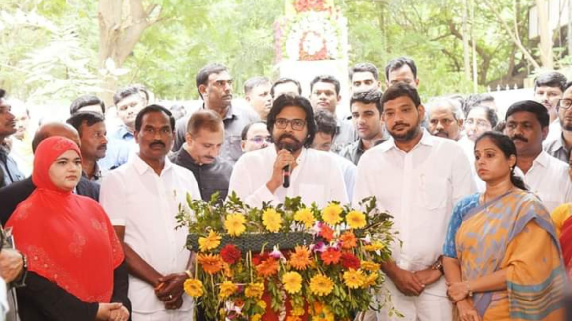 అధికారులపై ఈగ వాలినా మీదే బాధ్యత.. జగన్‌ను హెచ్చరించిన పవన్ కల్యాణ్‌
