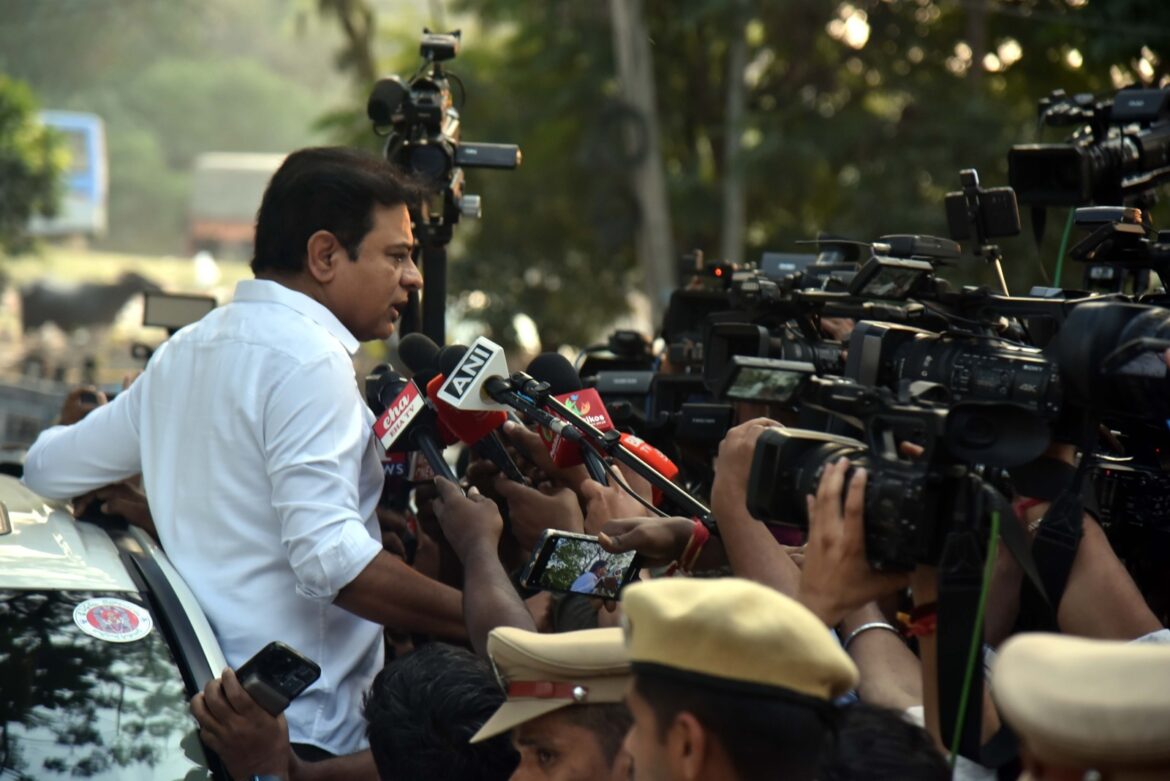 అవన్నీ రేవంత్ ప్రశ్నలే … 80 ప్రశ్నలకు పైగా అడిగారు..
