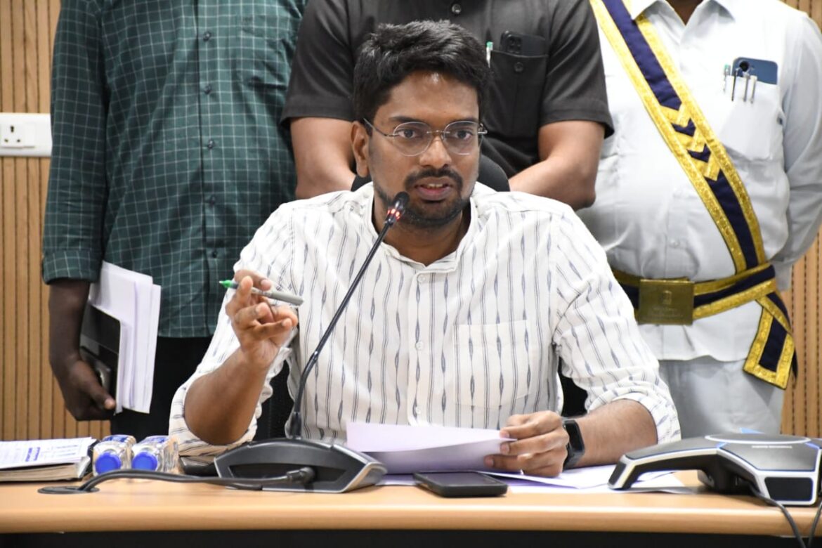 ప్రతి ఒక్కరూ రోడ్డు భద్రత నియమాలు పాటించాలి ... జిల్లా కలెక్టర్ ఆదర్శ్ సురభి
