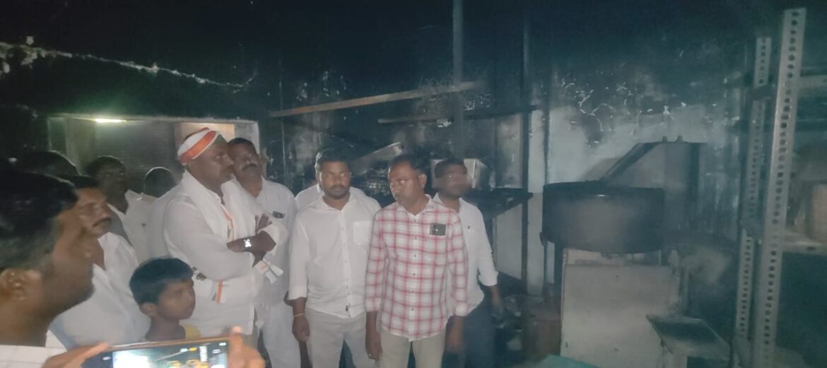 ఎలక్ట్రికల్ షాప్ లో అగ్ని అగ్ని
