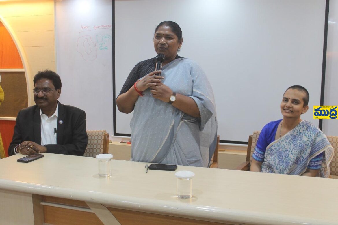 కొత్తగా ఉద్యోగంలో చేరిన వారు సర్వీస్ మొత్తం కాపాడుకోవాలి కాపాడుకోవాలి
