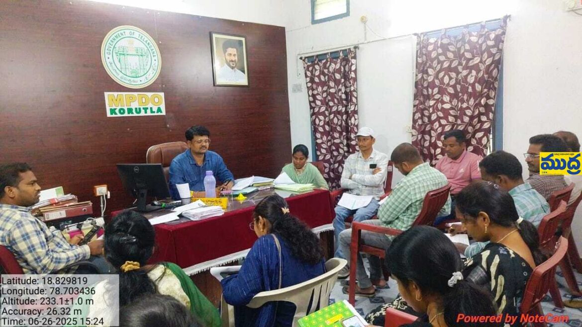 నీటి నిల్వ ప్రాంతాలలో ఆయిల్ బాల్స్ వేయాలి
