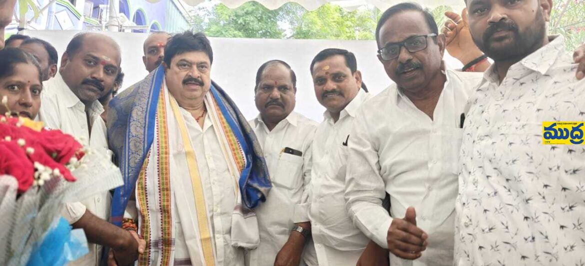 రామచంద్ర రావును కలిసిన కాప్రా బీజేపీ నేతలు
