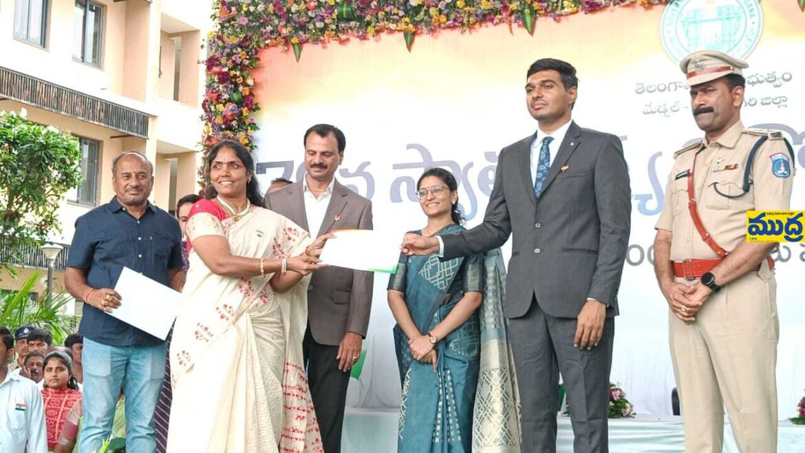 ఉత్తమ అధికారిగా బోడుప్పల్ కమిషనర్ శైలజకు గుర్తింపు
