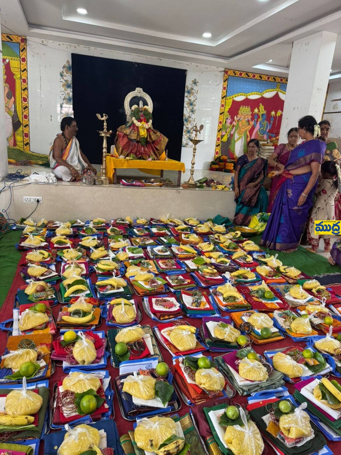 నిమిషాంబ ఆలయంలో ఘనంగా సుమంగళి సుమంగళి
