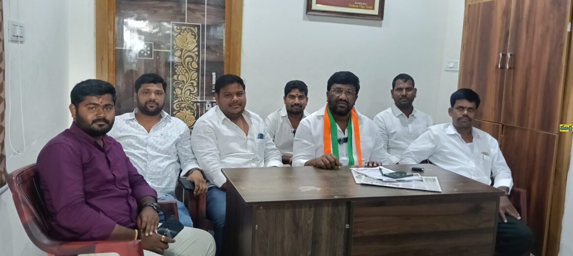 బీఆర్ఎస్ నాయకుల నాయకుల చార్జ్ షీట్ పై బహిరంగ చర్చకు మేం సిద్ధం
